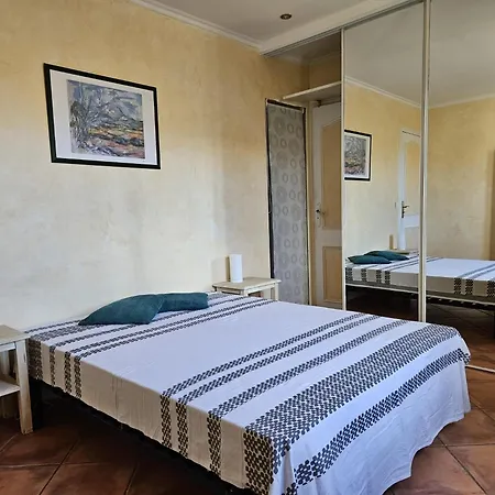 La Garrigue - Maison Avec Piscine 20min D'avignon Ferienhaus *
