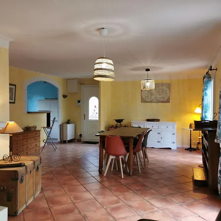 La Garrigue - Maison Avec Piscine 20min D'avignon Ferienhaus